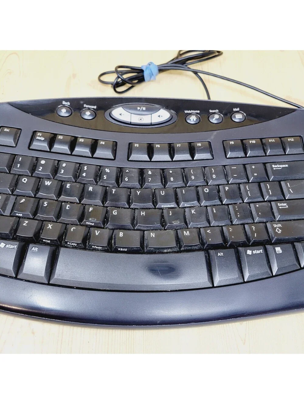 Microsoft Comfort Curve Ergonomic Keyboard 2000 v1.0 Wired USB